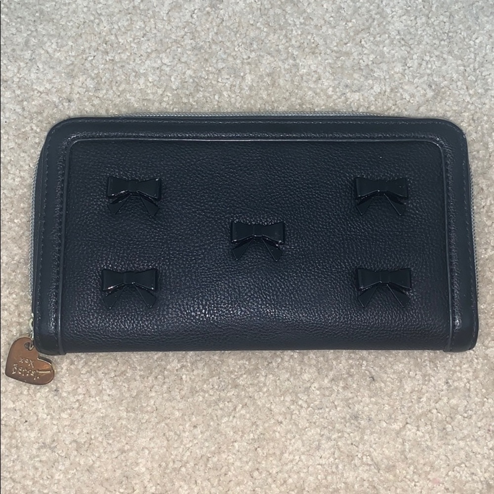 Betsey Johnson black bow wallet